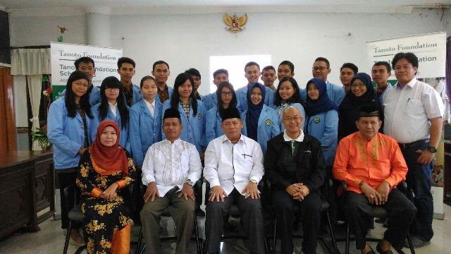 Tanoto Foundation Beri Beasiswa dan Bantu Fasilitas Sekolah